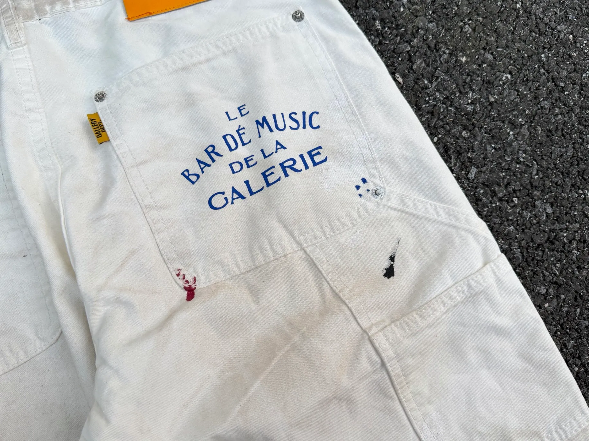 P270💰GA05 GALLERY DEPT. Dirty touch, splashed ink, hand-painted graffiti, washed, distressed, damaged, micro-flared casual overalls. Code number: 28 30 32 34 36